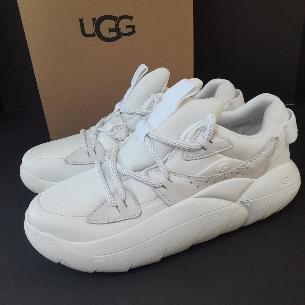 UGG LA Cloud Lace Sneakers Sz 11